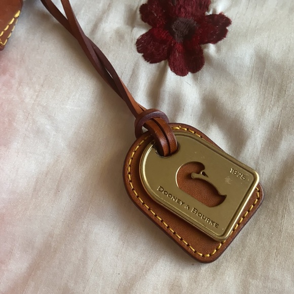 COPY - Dooney and Bourke purse - Picture 3 of 11